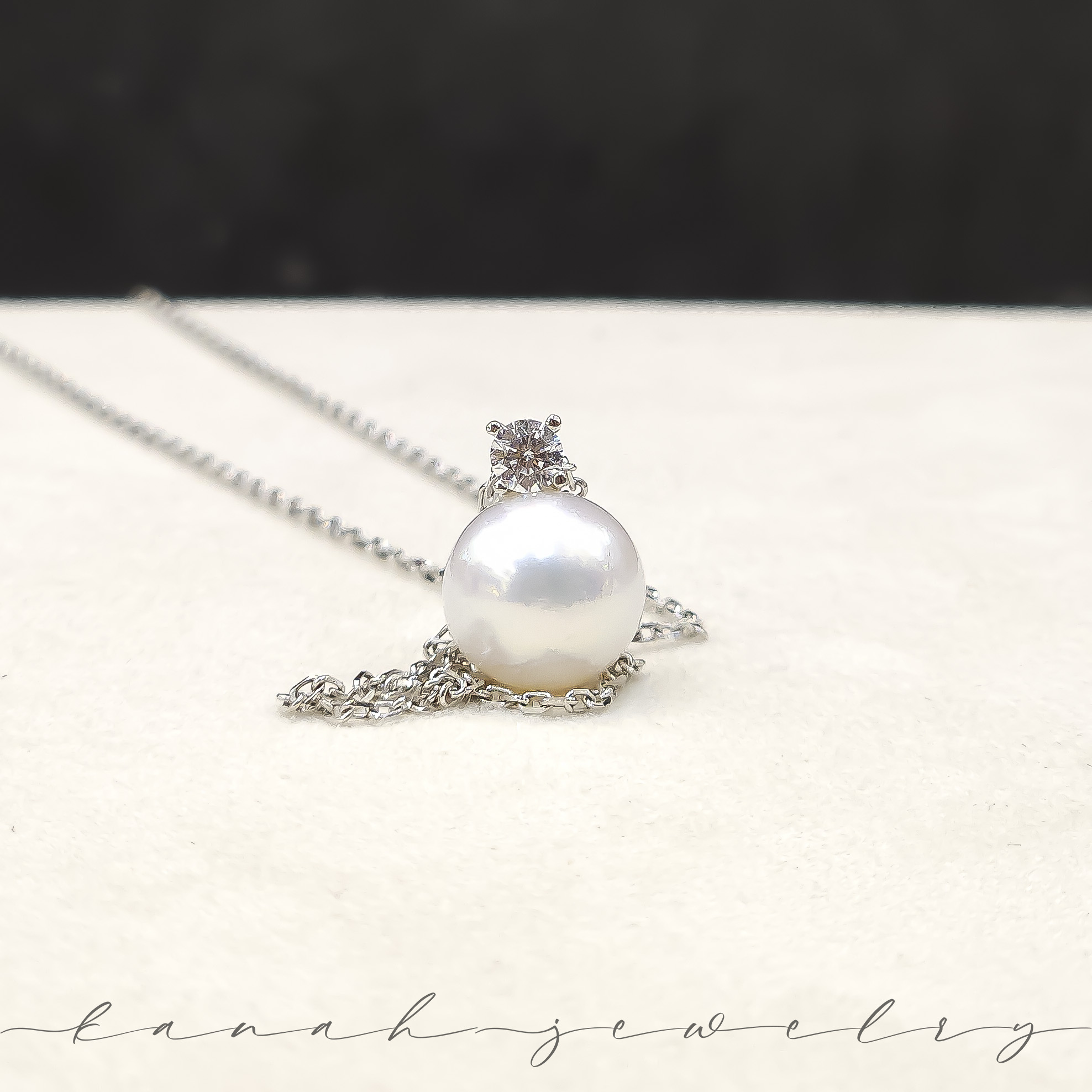 루네 펄 목걸이　　　　　　　　　　　　　　　　　　　　　　　　　　　　　　　　　　　　　　　　　　　　　　　　　　　　　　　　　　　　　　　　　　　　　　　　　　　　　　　　　　　　　　　　　　　　　　　　
　　　　　　　　　　　　　(Lune pearl necklace)