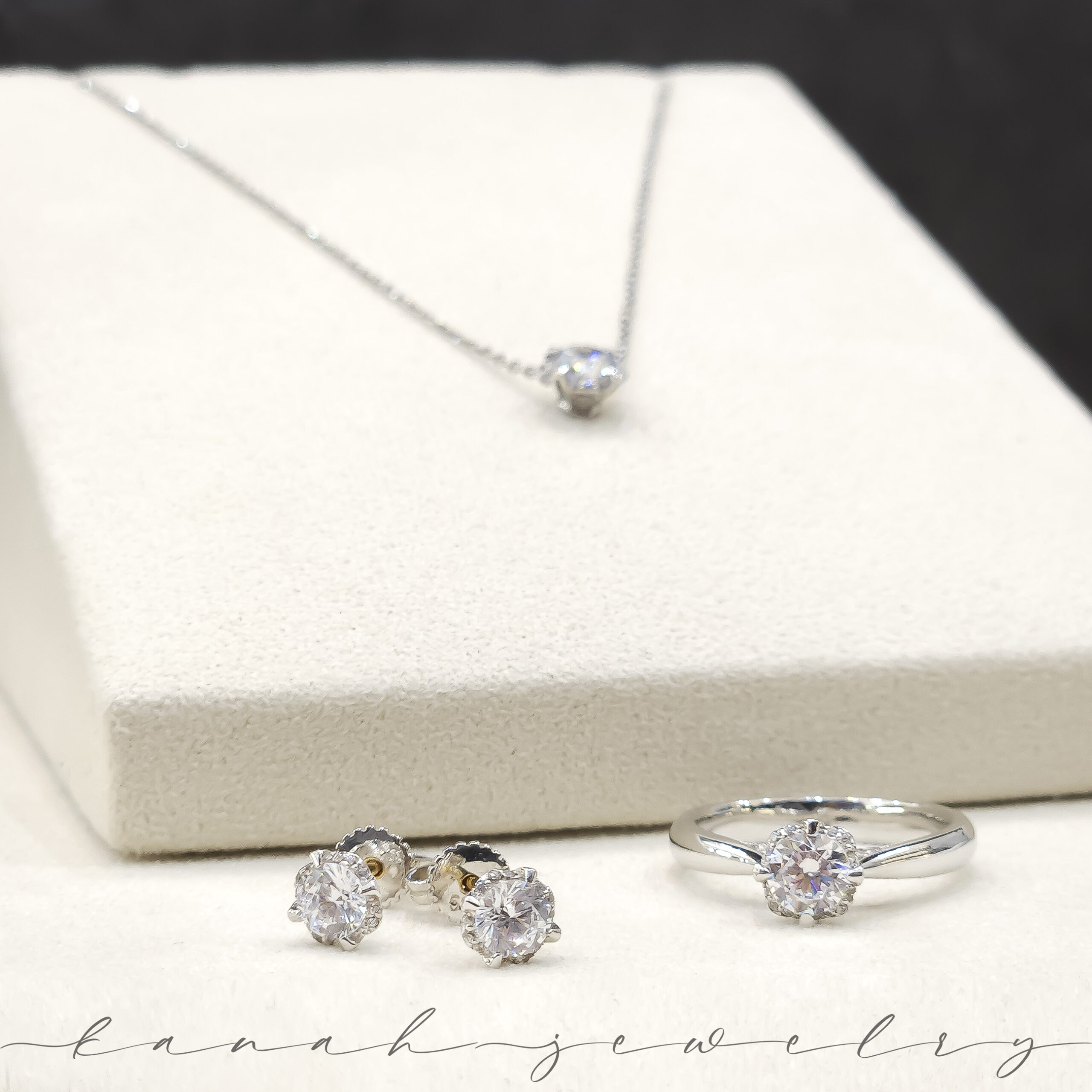 솔리스 다이아 세트　　　　　　　　　　　　　　　　　　　　　　　　　　　　　　　　　　　　　　　　　　　　　　　　　　　　　　　　　　　　　　　　　　　　　　　　　　　　　　　　　　　　　　　　　　　　　　　　
　　　　　　　　　　　　　(Solis Diamond Set)